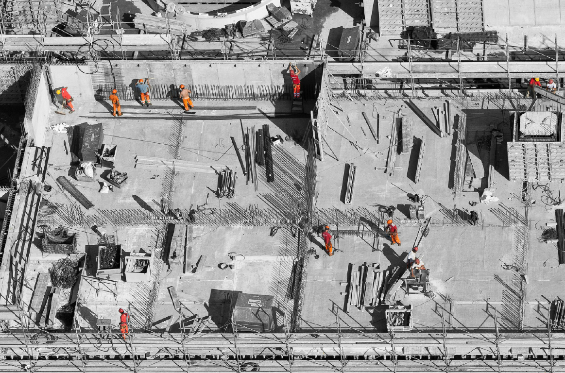 Imagen de una construcción tomada desde arriba.